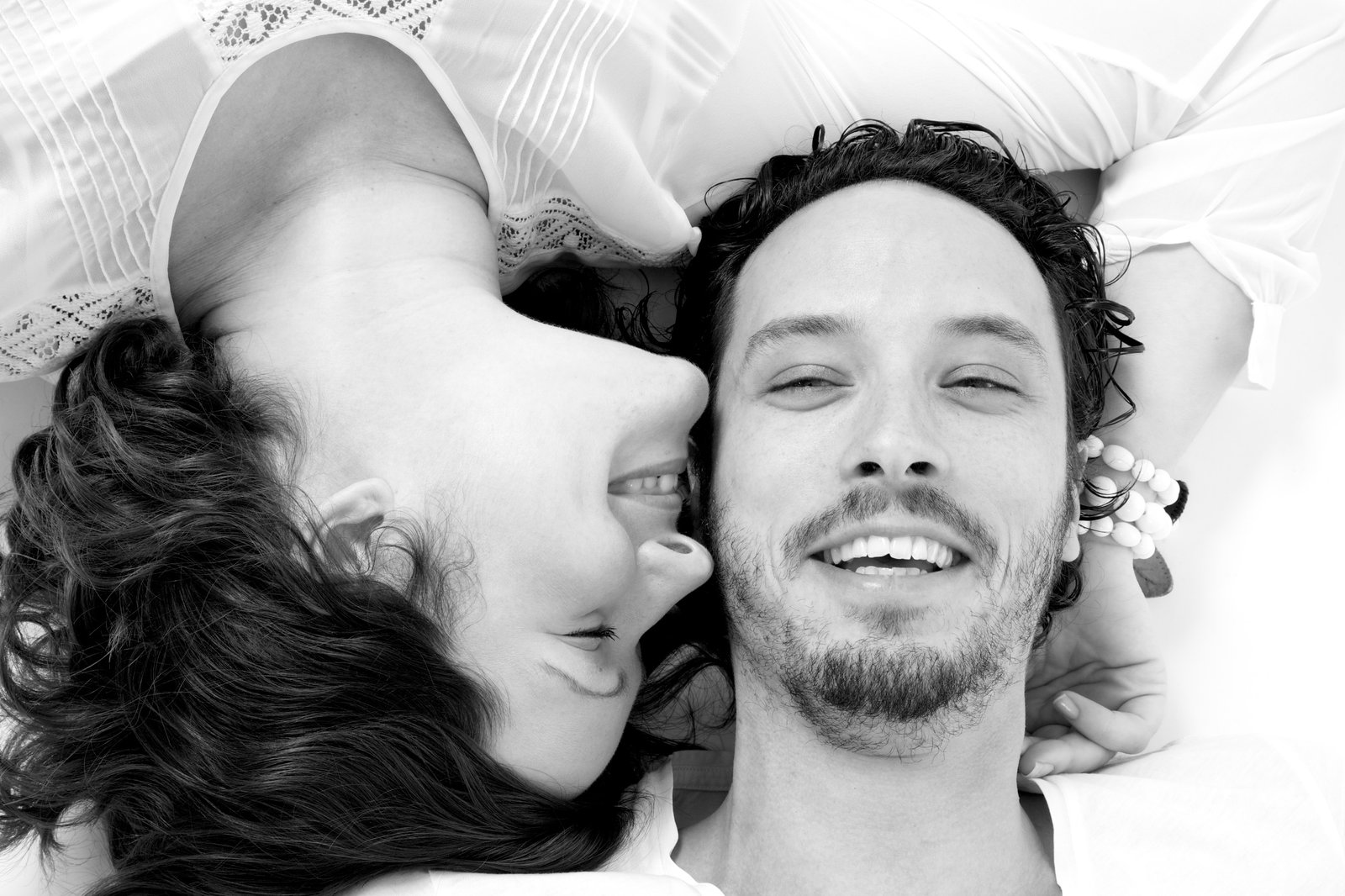 portretfoto liggend studio witte achtergrond