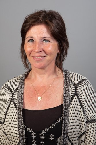 Zakelijke portretfoto geschikt voor op LinkedIn, CV of eigen website. Gemaakt tijdens een startersdag van de Kamer van Koophandel.