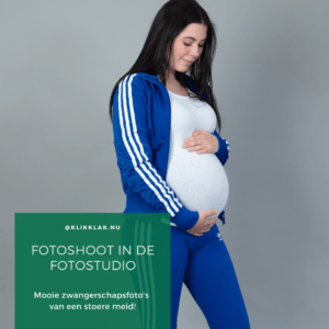 zwangerschapsfoto's. Fotoshoot in de studio in De Meern. Deze portretfoto is gemaakt door Pauline Smale De portretfotograaf in Utrecht voor branding van portretfoto's op je website, LinkedIn of CV. Personeel, events, workshops, bruidsreportages & productfoto's.